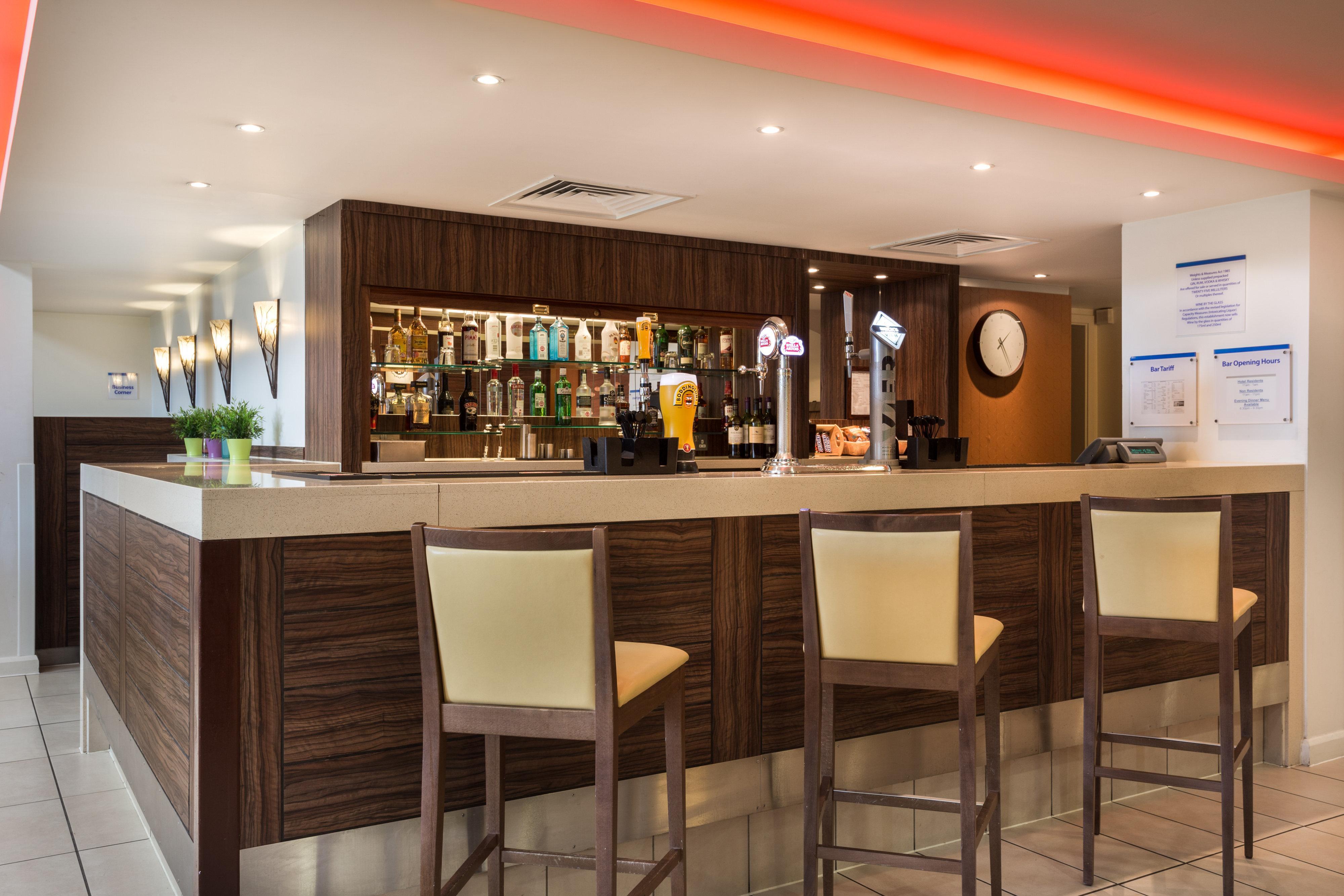 Holiday Inn Express Colchester, An Ihg Hotel Bagian luar foto