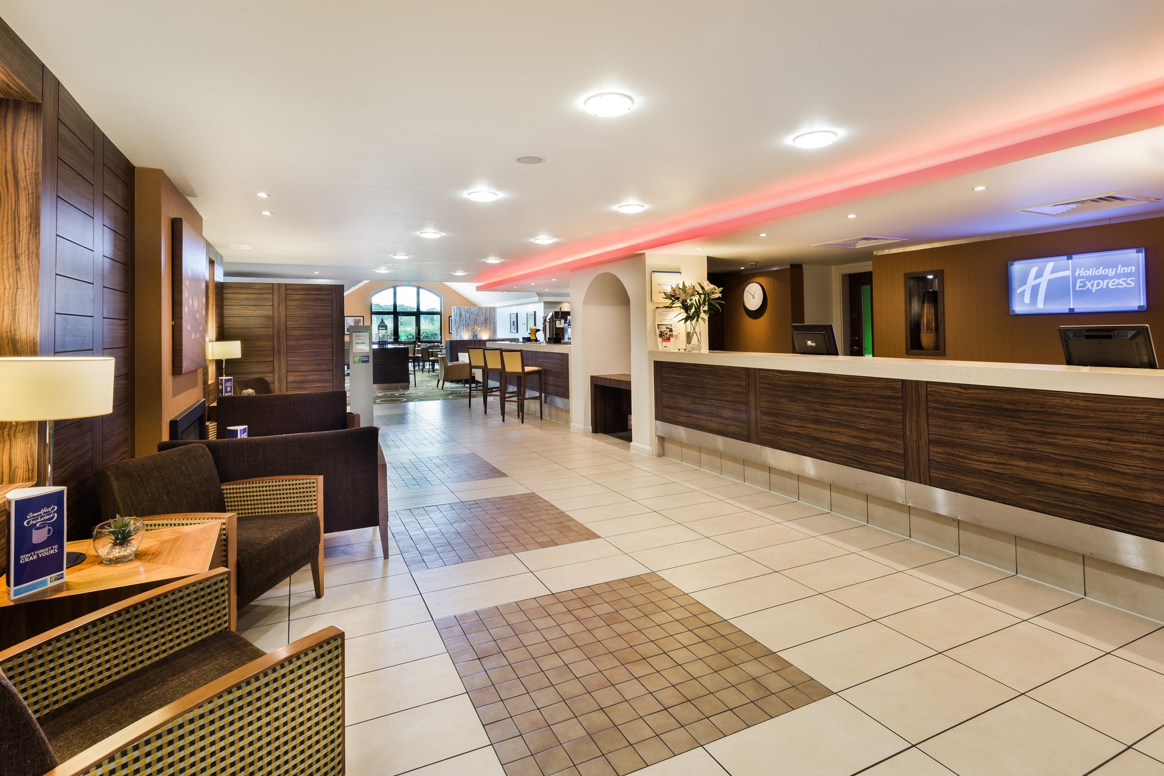 Holiday Inn Express Colchester, An Ihg Hotel Bagian luar foto