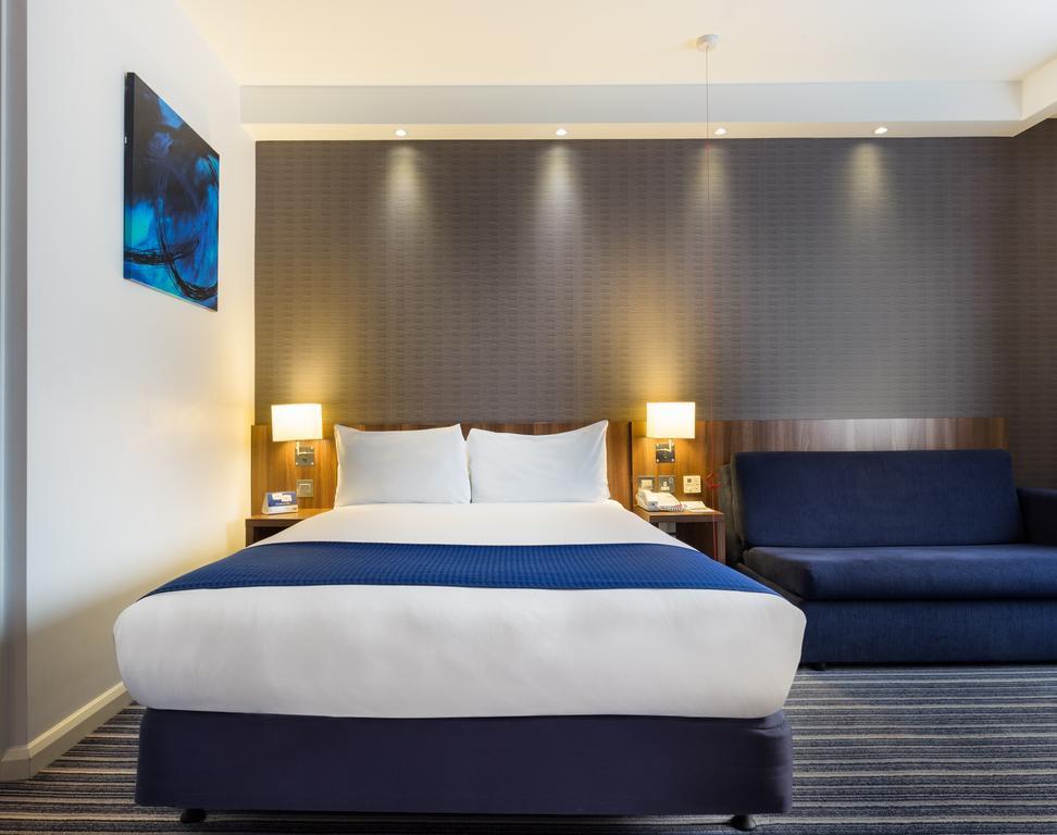 Holiday Inn Express Colchester, An Ihg Hotel Bagian luar foto